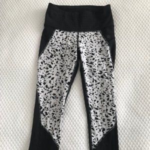 Athleta crop yoga pants